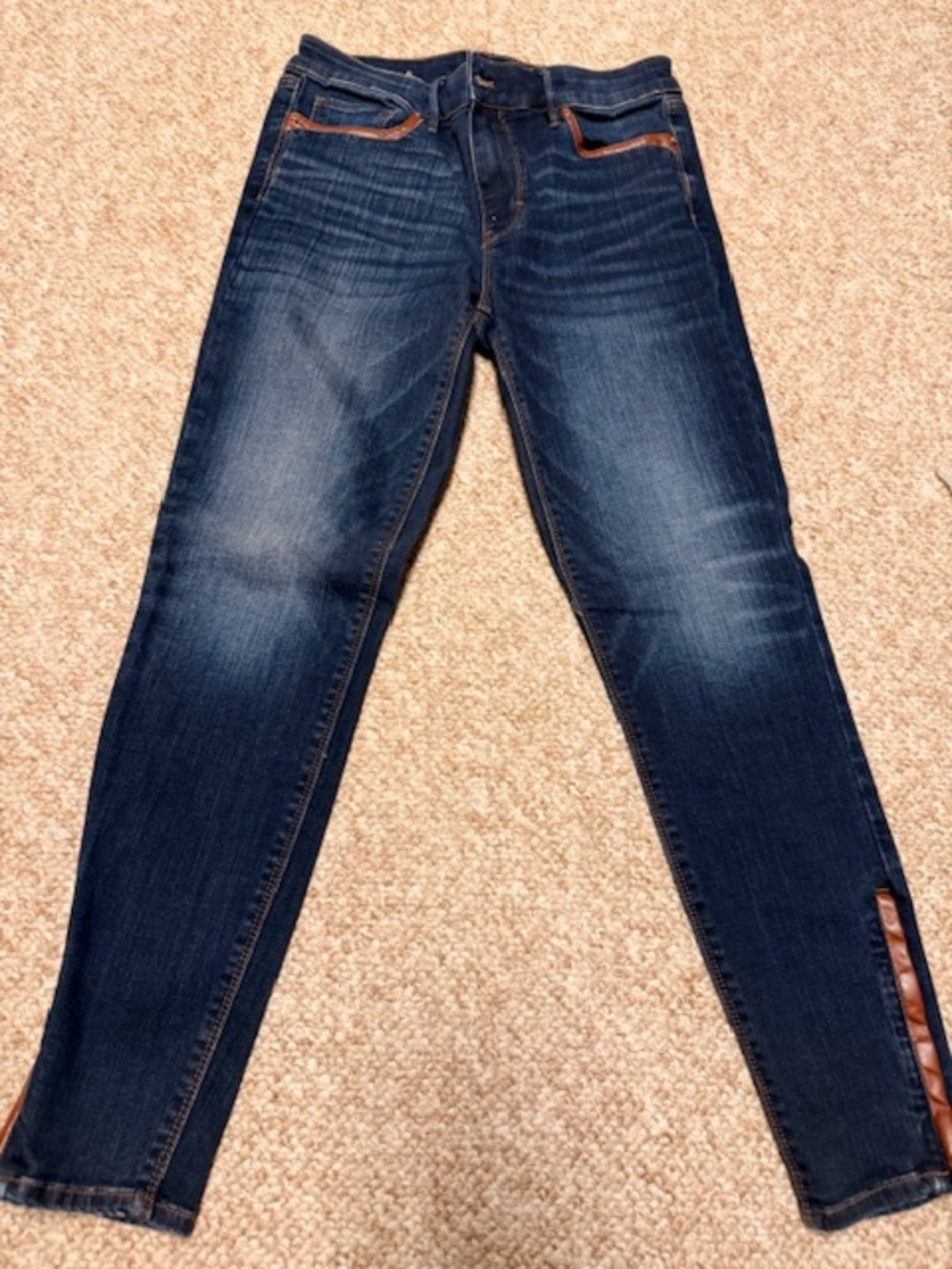 Skinny jeans with cute accents!